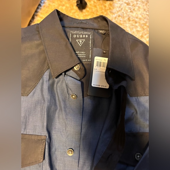 NAVY BLUE GUESS BUTTON DOWN SHIRT - Picture 3 of 3